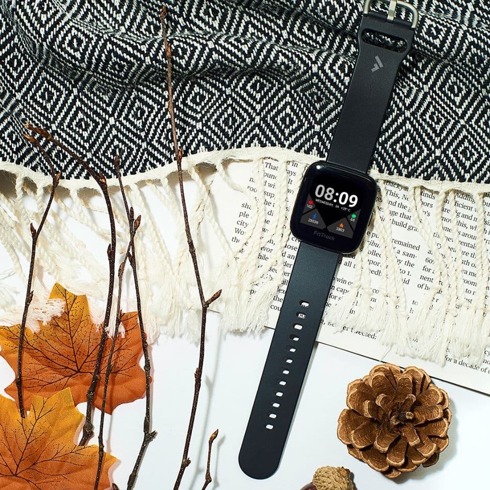 FitTrack Atria smartwatch