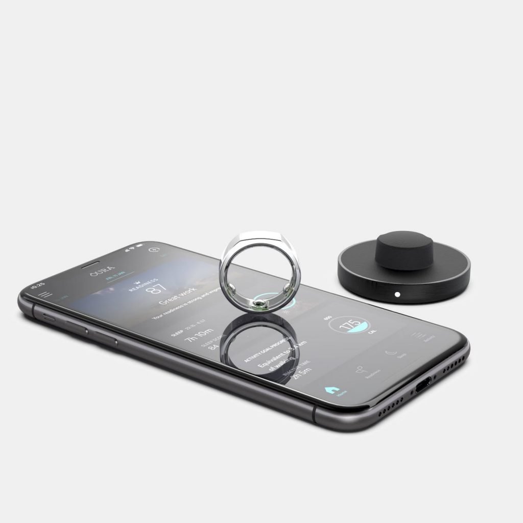 Oura-Fitness-Tracker-Ring-Heritage-Silver