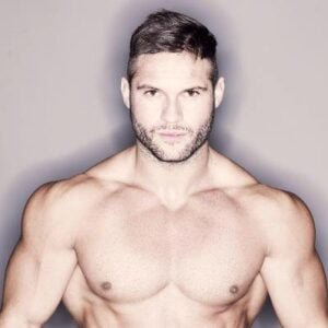 Tavi Castro
