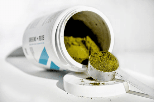 green and red powder